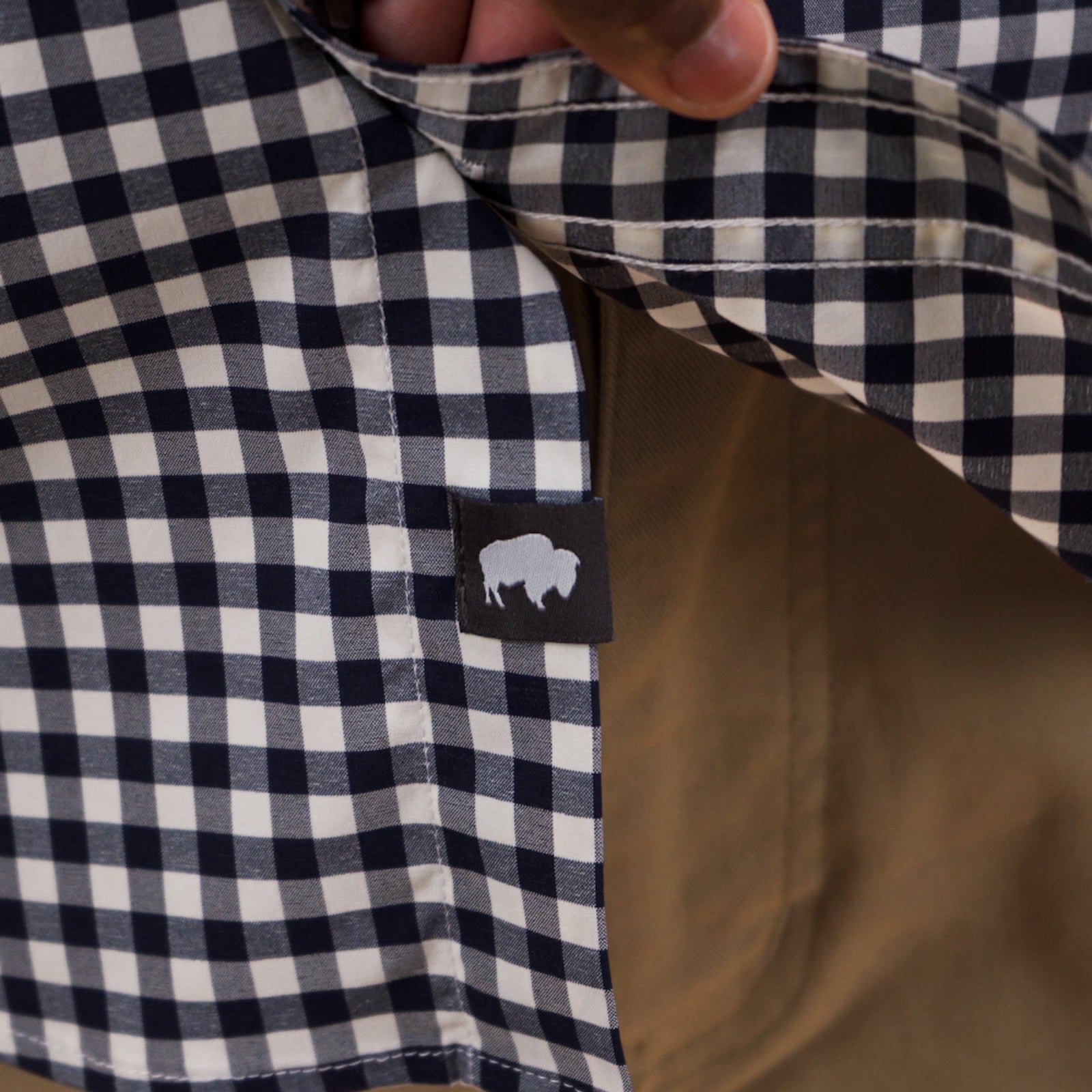 Glacier Long Sleeve Shirt bison clip label